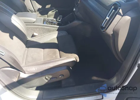 2022 Volvo Xc40 T5 R-Design из США, поврежденный, VIN YV4162UM0N2739387